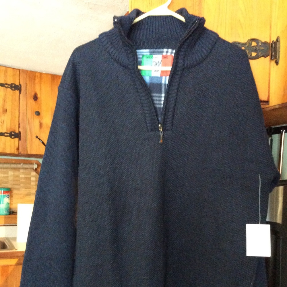 Men’s pull over sweater